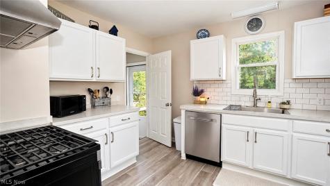 1714 Woods Road Akron OH 44306