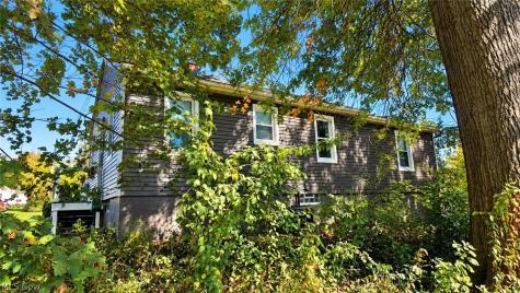 1714 Woods Road Akron OH 44306