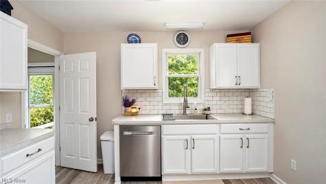 1714 Woods Road Akron OH 44306
