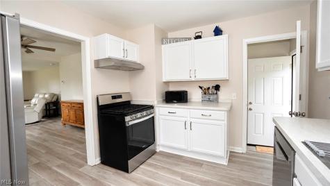 1714 Woods Road Akron OH 44306