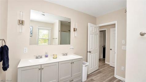 1714 Woods Road Akron OH 44306