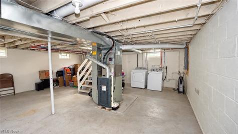 1714 Woods Road Akron OH 44306