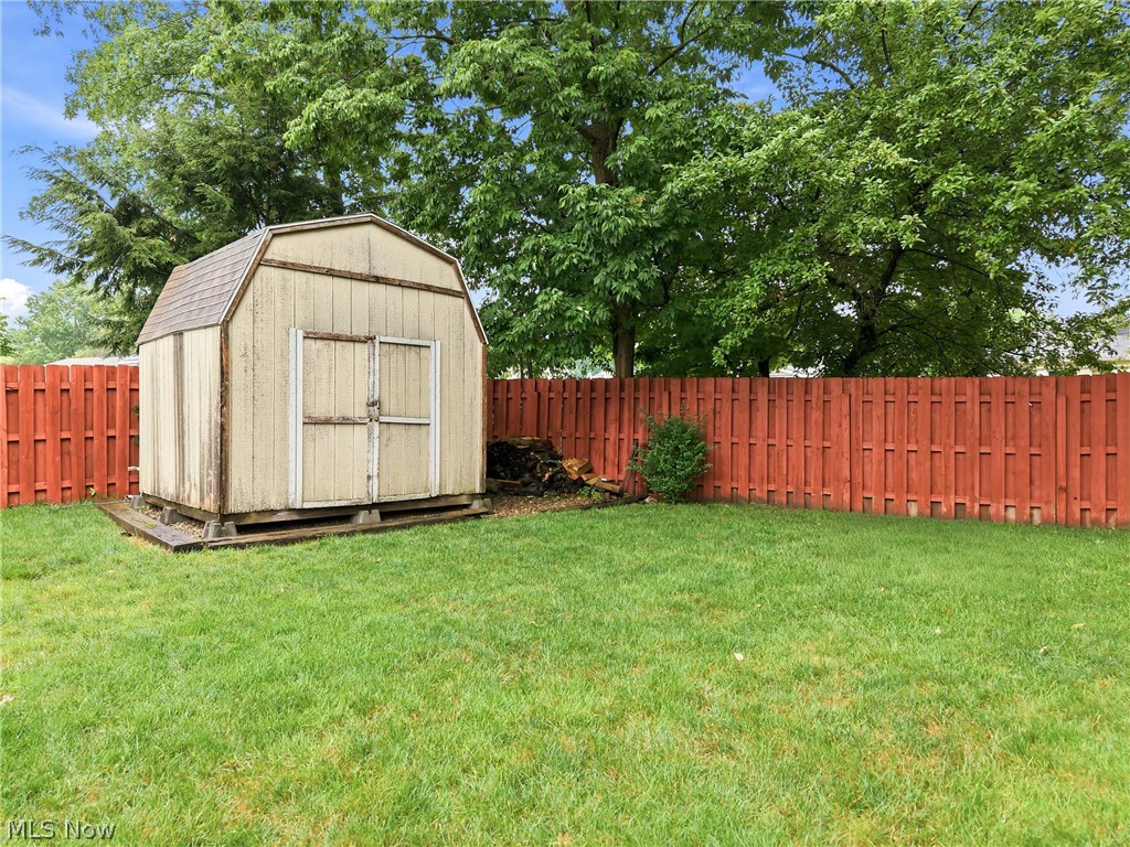 891 Jerry Drive Hubbard OH 44425