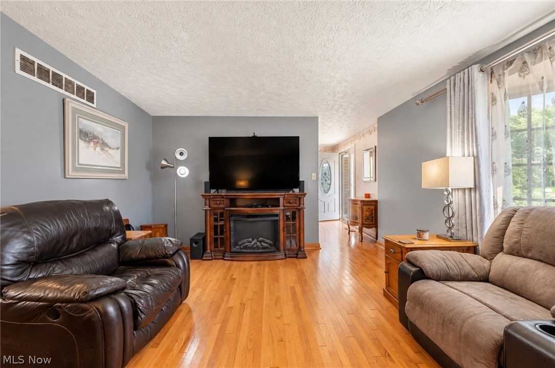2594 Lydia Drive SW Lordstown OH 44481