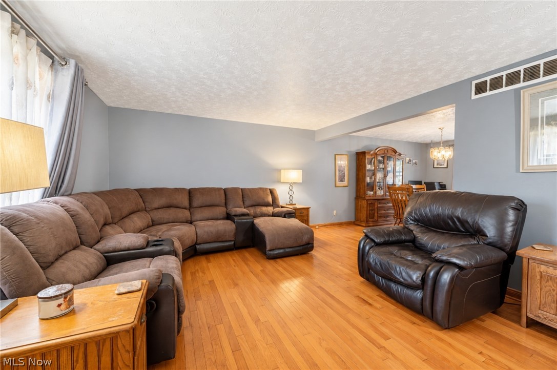 2594 Lydia Drive SW Lordstown OH 44481