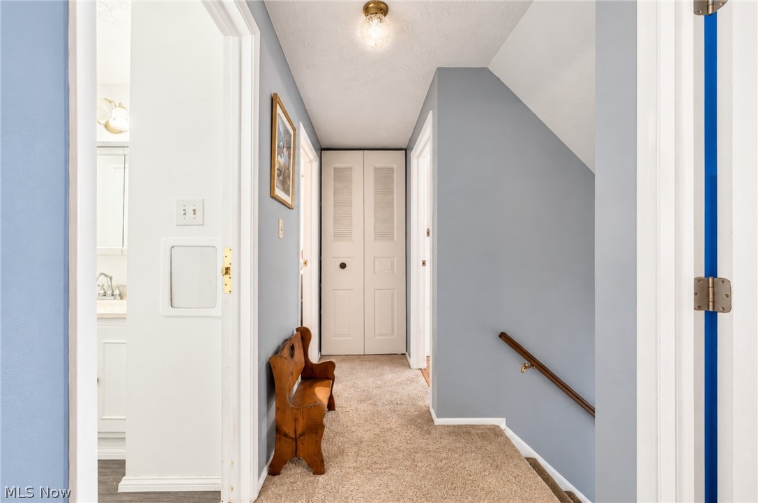 2594 Lydia Drive SW Lordstown OH 44481