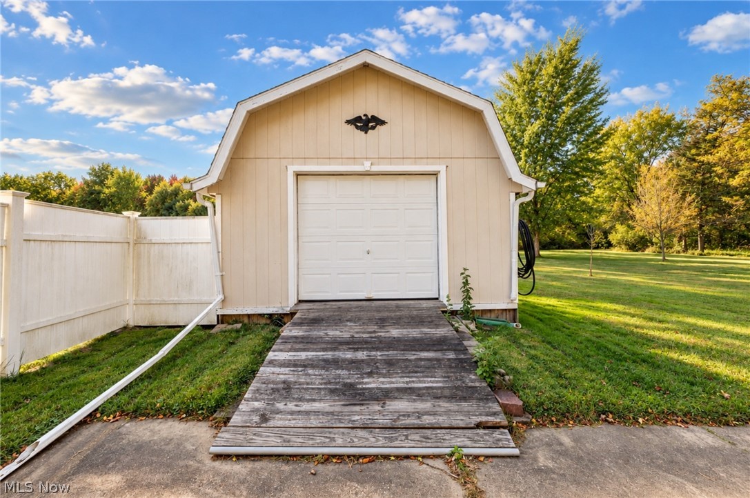 2594 Lydia Drive SW Lordstown OH 44481