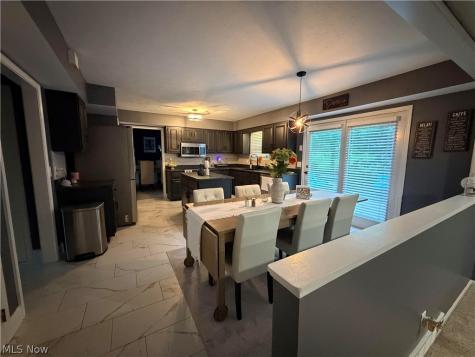 8120 Daventree Drive Brecksville OH 44141