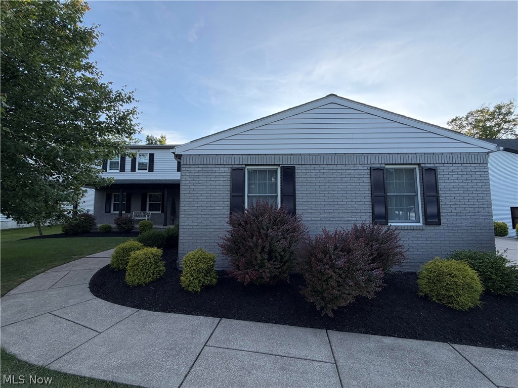 8120 Daventree Drive Brecksville OH 44141