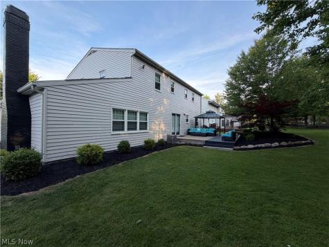 8120 Daventree Drive Brecksville OH 44141