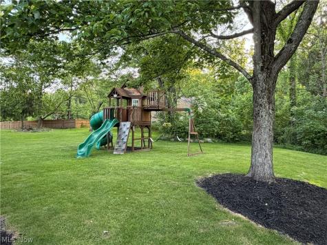 8120 Daventree Drive Brecksville OH 44141