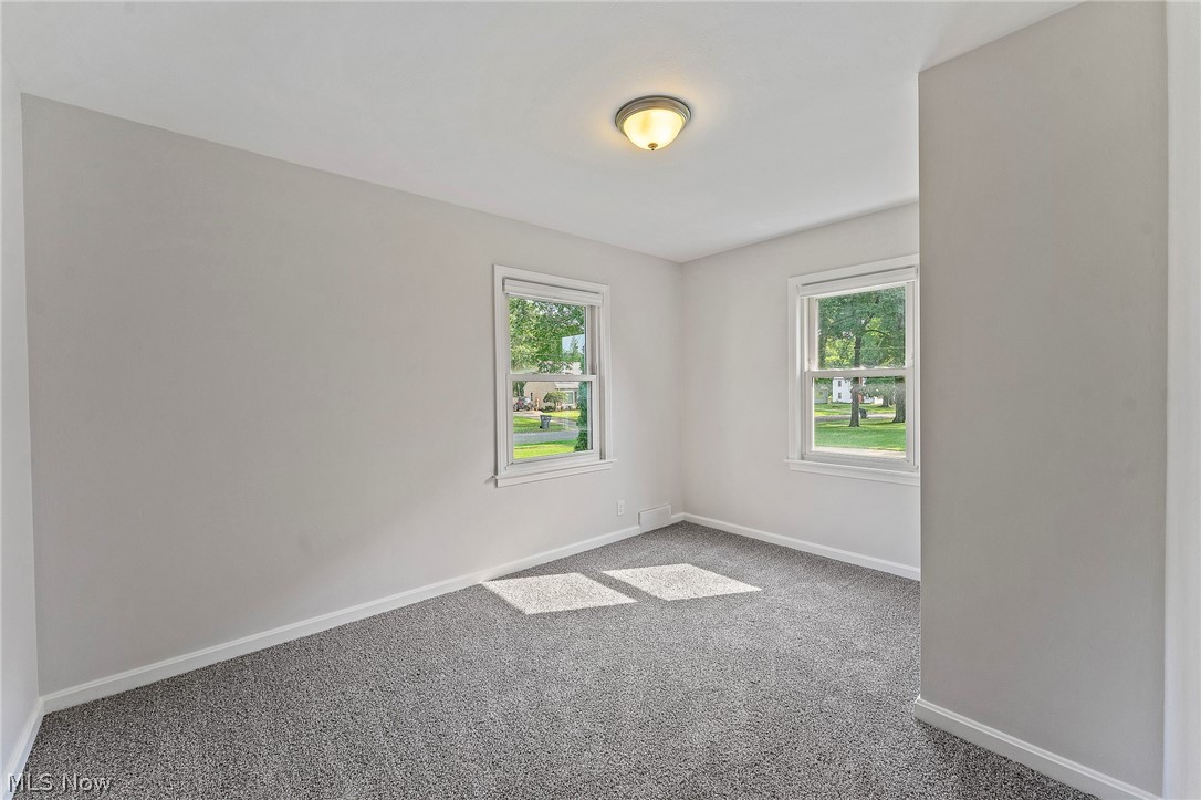 2235 Coral Sea Drive Youngstown OH 44511