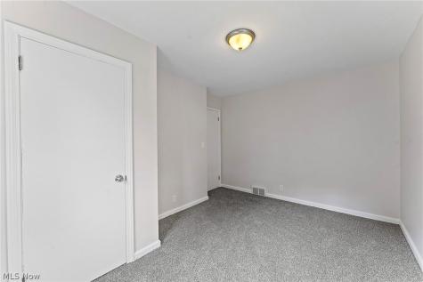 2235 Coral Sea Drive Youngstown OH 44511