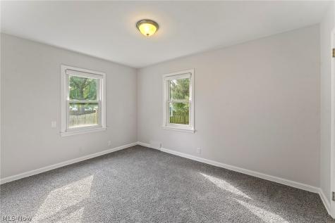 2235 Coral Sea Drive Youngstown OH 44511