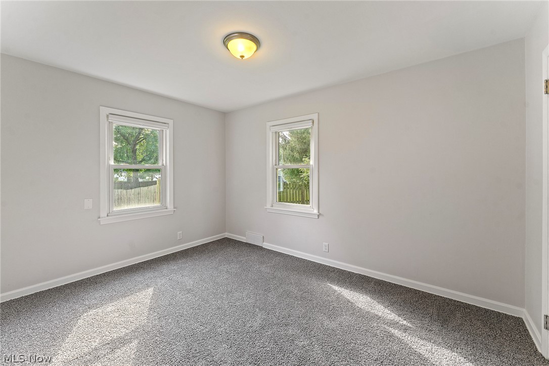 2235 Coral Sea Drive Youngstown OH 44511