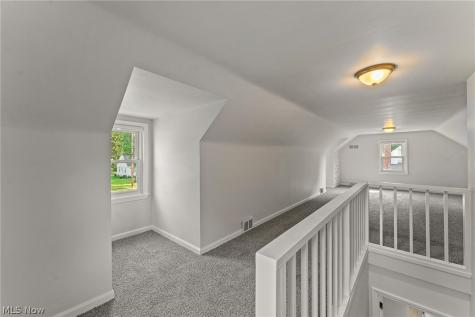 2235 Coral Sea Drive Youngstown OH 44511