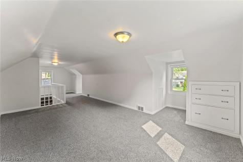 2235 Coral Sea Drive Youngstown OH 44511