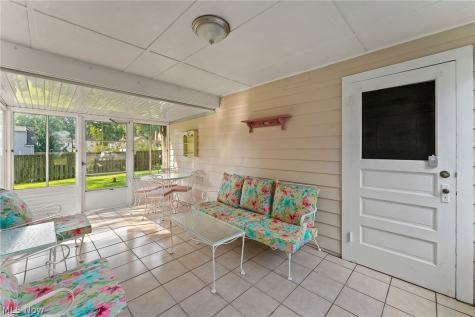 2235 Coral Sea Drive Youngstown OH 44511