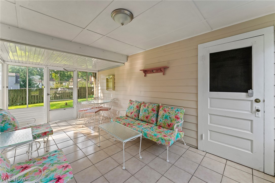2235 Coral Sea Drive Youngstown OH 44511