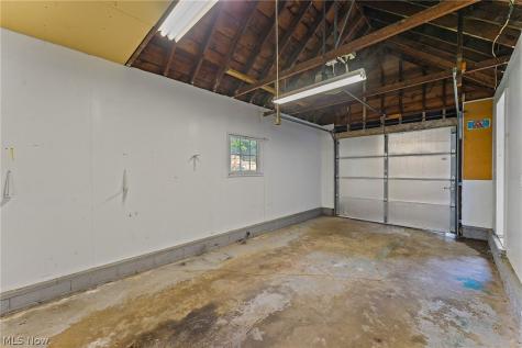 2235 Coral Sea Drive Youngstown OH 44511