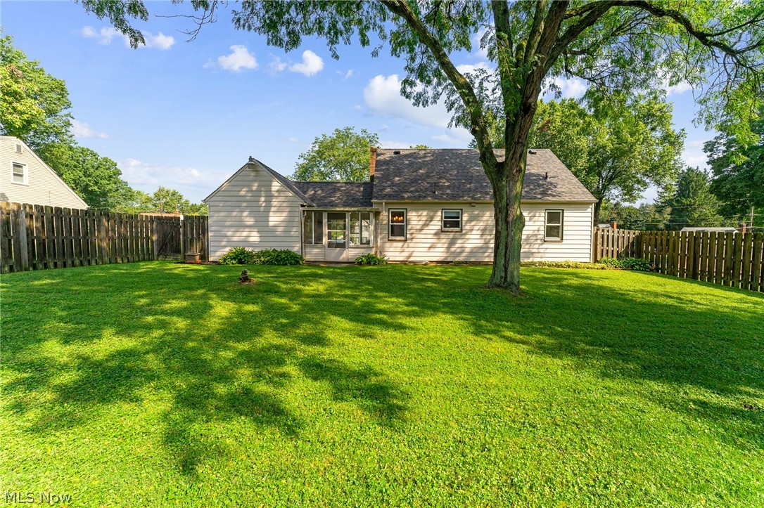 2235 Coral Sea Drive Youngstown OH 44511
