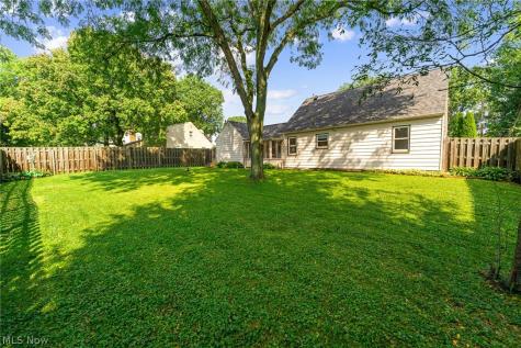 2235 Coral Sea Drive Youngstown OH 44511