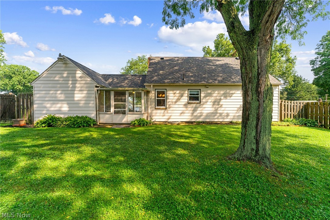 2235 Coral Sea Drive Youngstown OH 44511