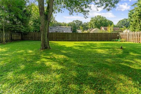 2235 Coral Sea Drive Youngstown OH 44511