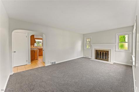 2235 Coral Sea Drive Youngstown OH 44511