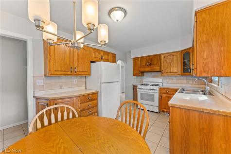 2235 Coral Sea Drive Youngstown OH 44511