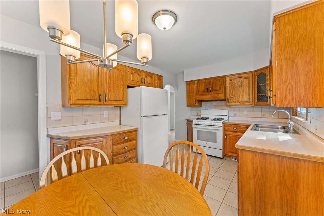 2235 Coral Sea Drive Youngstown OH 44511