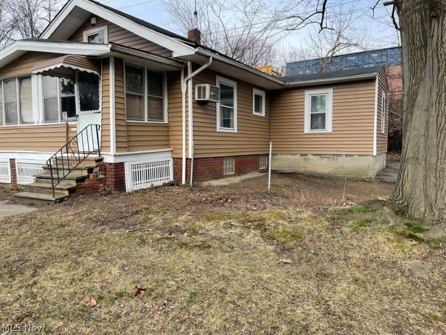 875 E 131st Street Cleveland OH 44108