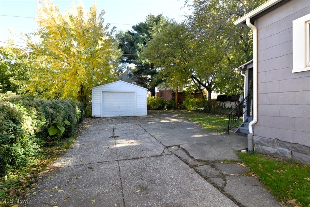 3151 W 92nd Street Cleveland OH 44102