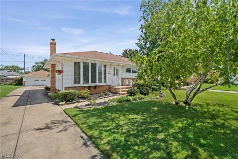 7227 Oakwood Road Parma OH 44130