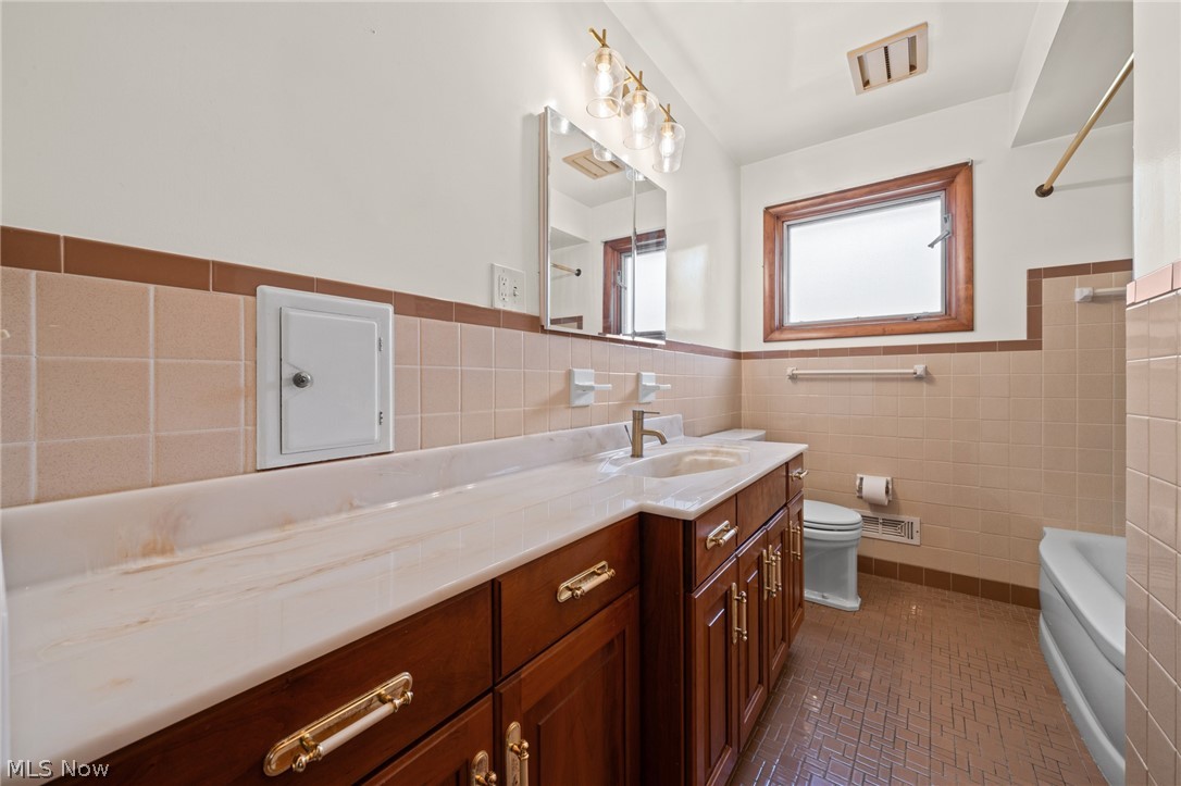 7227 Oakwood Road Parma OH 44130