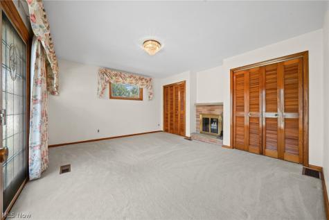 7227 Oakwood Road Parma OH 44130
