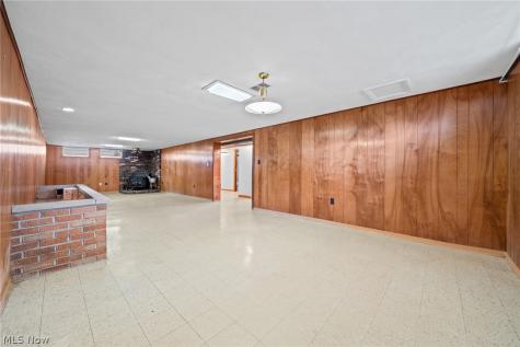 7227 Oakwood Road Parma OH 44130