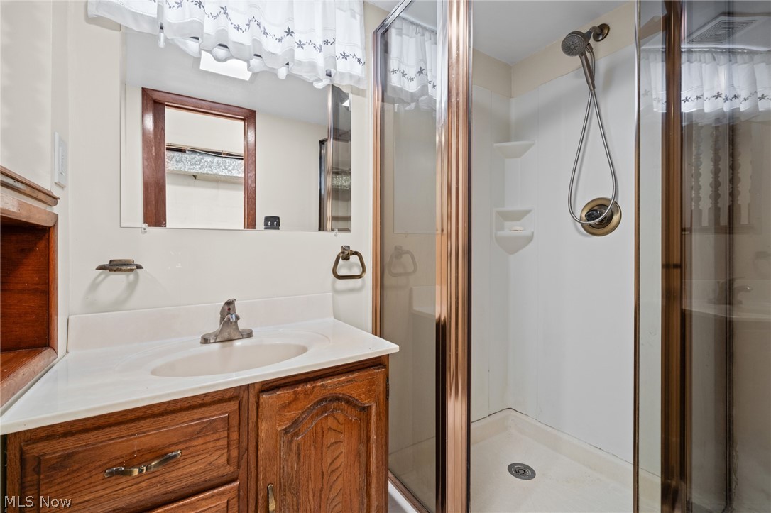 7227 Oakwood Road Parma OH 44130