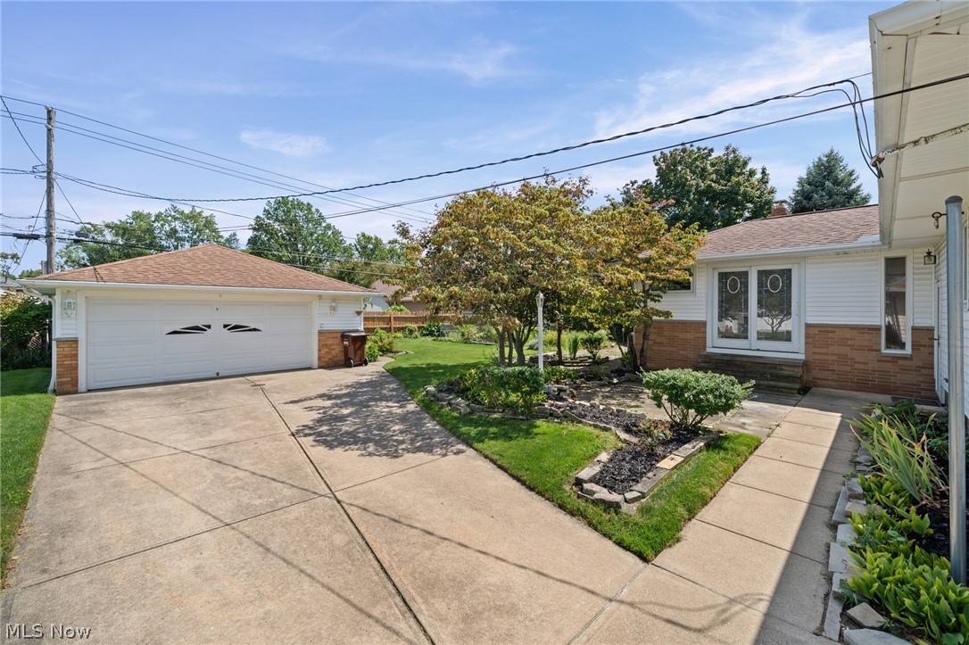 7227 Oakwood Road Parma OH 44130