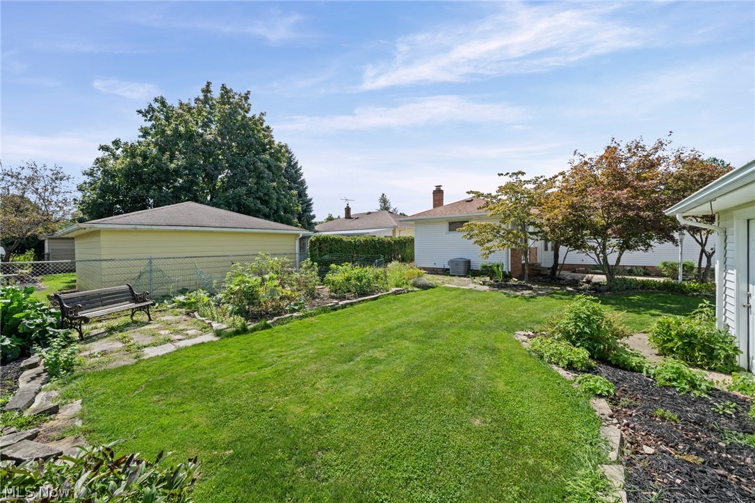 7227 Oakwood Road Parma OH 44130