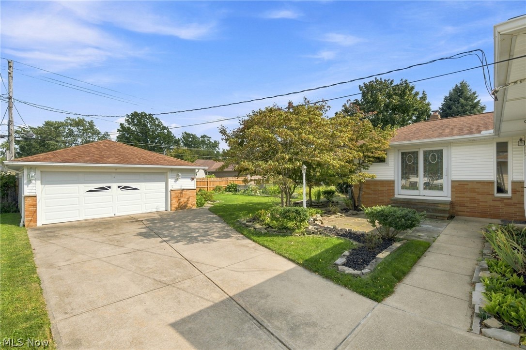 7227 Oakwood Road Parma OH 44130