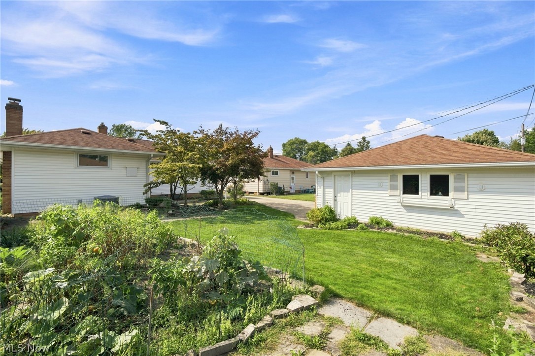 7227 Oakwood Road Parma OH 44130