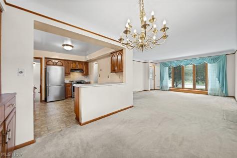 7227 Oakwood Road Parma OH 44130