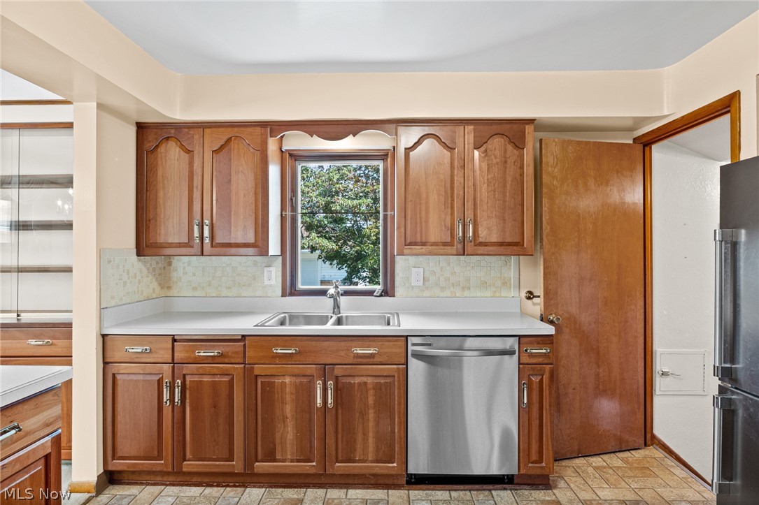 7227 Oakwood Road Parma OH 44130
