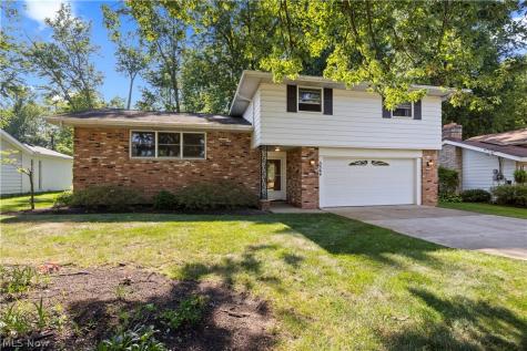5364 Hampton Drive North Olmsted OH 44070
