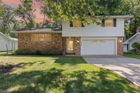 5364 Hampton Drive North Olmsted OH 44070