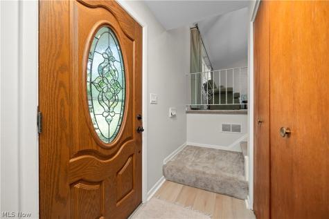 5364 Hampton Drive North Olmsted OH 44070