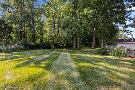 5364 Hampton Drive North Olmsted OH 44070