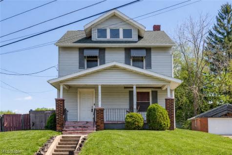2012 Harmont Avenue NE Canton OH 44705