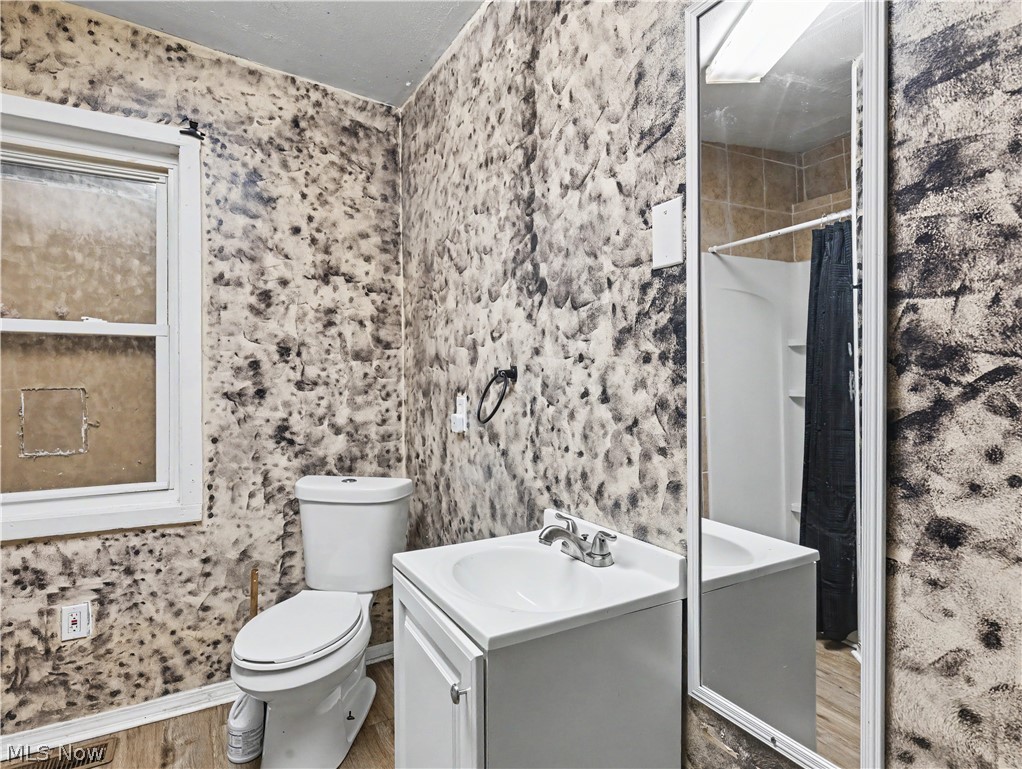2012 Harmont Avenue NE Canton OH 44705